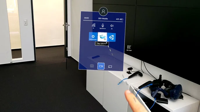 Microsoft HoloLens 2 app pinning